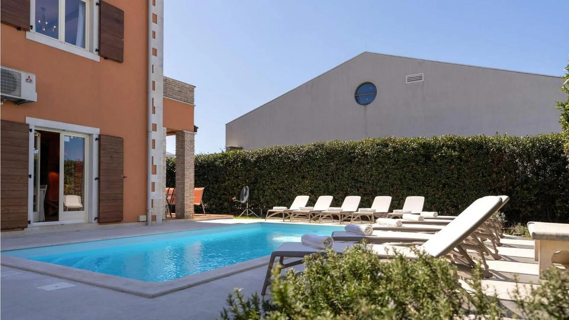 Villa Leon Funtana Holiday home
